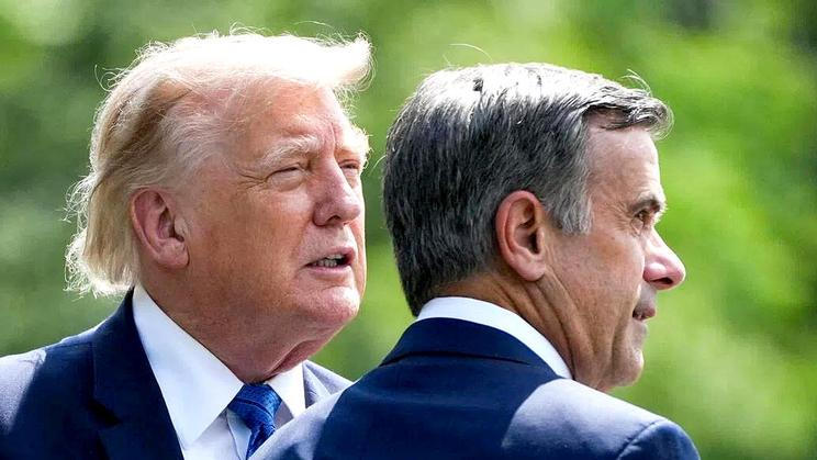 Šéf CIA John Ratcliffe  s americkým prezidentem Donaldem Trumpem. 