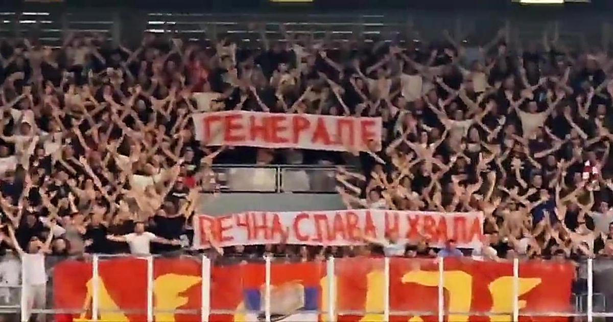 Skandál v Plzni. Fanoušci Zvezdy na tribuně oslavovali válečného zločince
