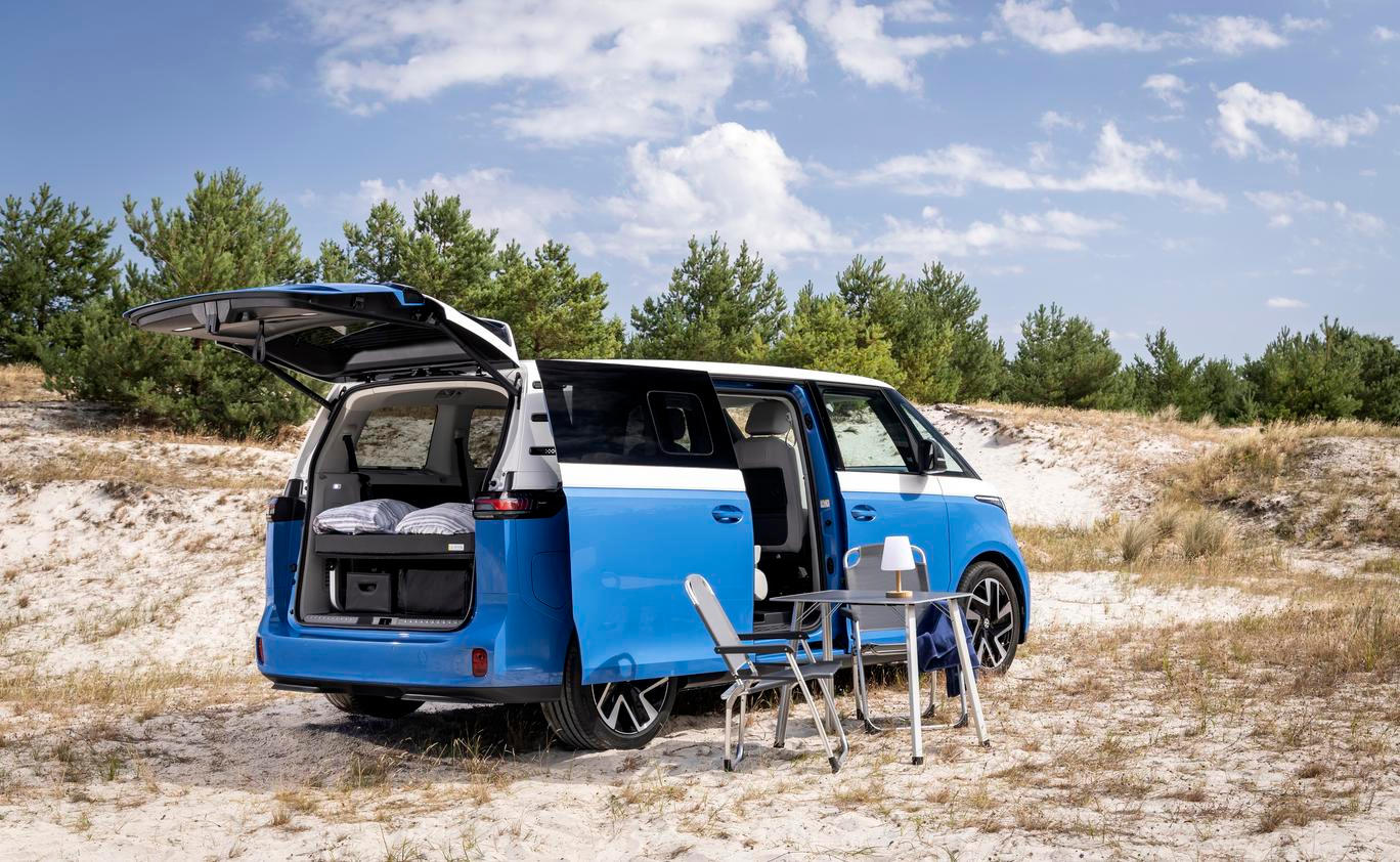Volkswagen vyslyšel přání a ukázal první elektrickou Californii.