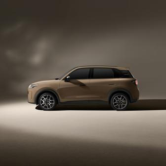 Prodává se totiž od 560 tisíc korun a levnější model mezi malými elektrickými SUV neseženete. Přestože základní verze ujede jen 292 kilometrů.
