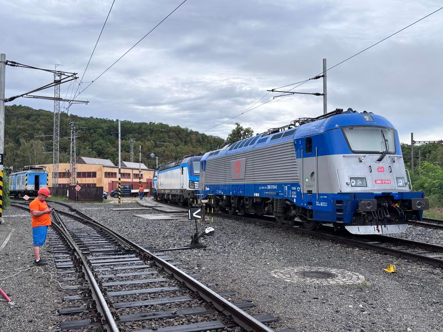 Za dvacet lokomotiv, kterým se později začalo říkat Zátopek, měly České dráhy platit celkově 2,7 miliardy korun. Jenže nakonec to bylo mnohem víc.