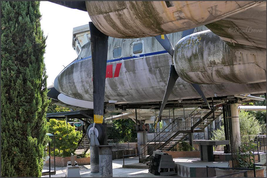 Druhý stroj, Douglas DC-6B se značkou I-DIMA (výr. č. 44251), dříve létal u italského vojenského letectva jako MM.61965.