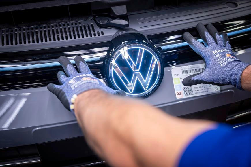 Ustupte, jinak nastane peklo. Zaměstnanci Volkswagenu se dál bouří proti velkému šetření
