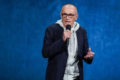 Režisér Danny Boyle letos v dubnu během propagace svého filmu Ink v rámci přehlídky CinemaCon v Las Vegas. Jeho snímek o mediálním magnátovi Rupertu Murdochovi zahájí MFF v Benátkách 2026.