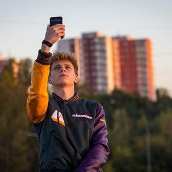 Adam Buš v seriálu Filter.
