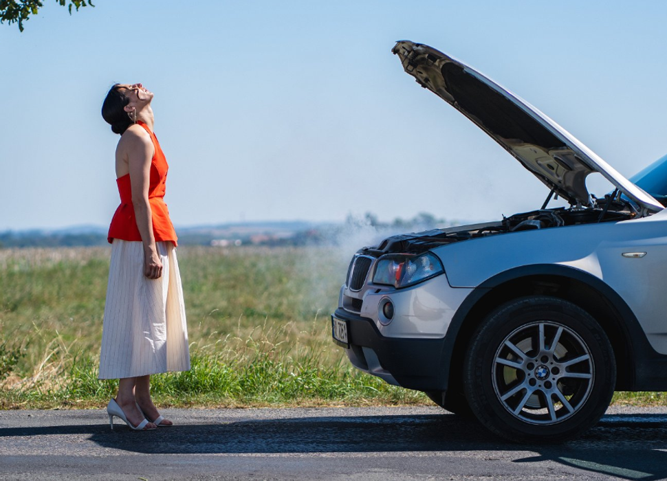 Kateřina Marie Fialová coby Anna v romantické komedii Dokonalý den (2026) spěchá na pracovní pohovor, ale rozbije se jí auto. Kvůli tomu musí jet vlakem, kde potká svobodomyslného Edu.