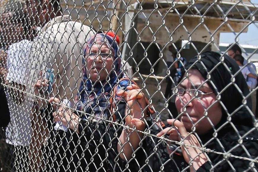 Izrael je připraven odsunout Palestince z Gazy, ale čeká na USA