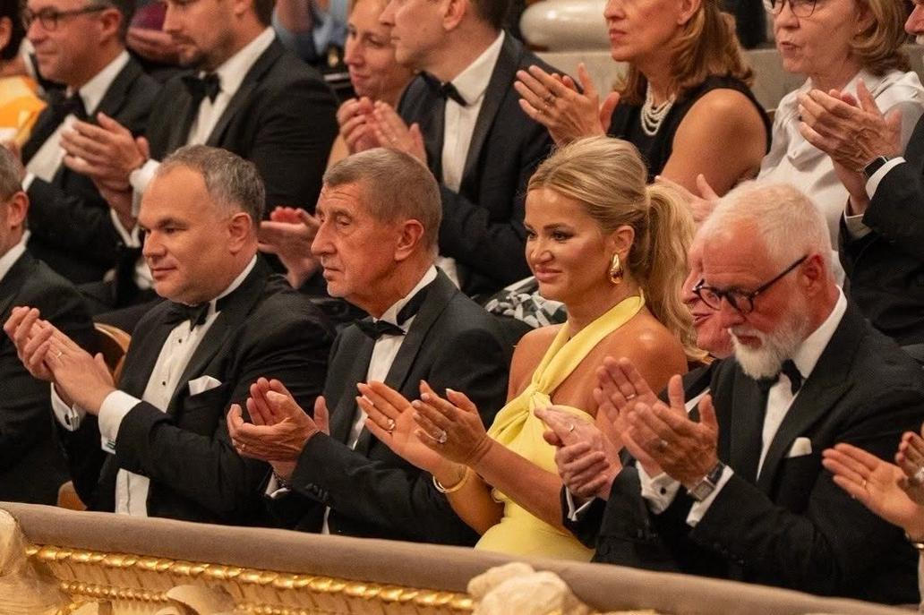 Přestože Andrej a Monika Babišovi v minulosti oznámili rozchod, na zahájení sezóny České filharmonie dorazili společně. Monika Babišová a Andrej Babiš