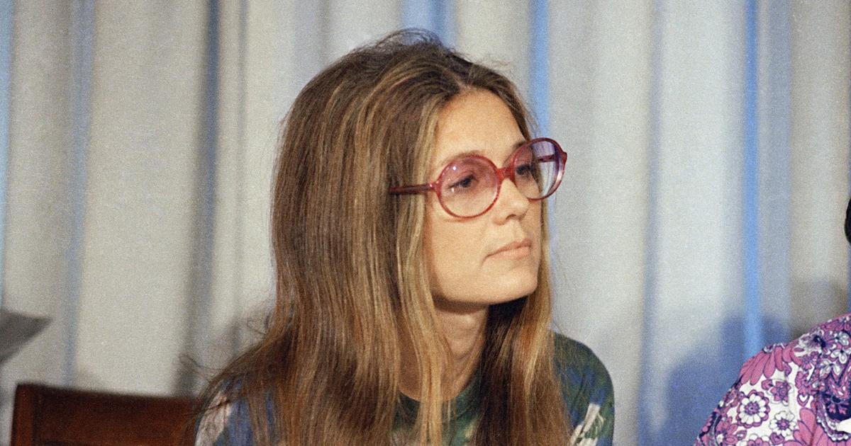 Zemřela americká bojovnice za práva žen Gloria Steinemová. Začínala jako novinářka