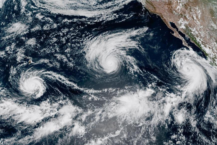 Nad Tichým oceánem se sešly tři mohutné hurikány zároveň, může za to El Niño