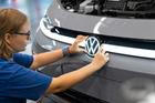 Výroba Volkswagenu v továrně ve Cvikově, ilustrační foto.