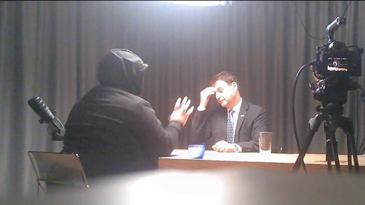 Ministr zahraničí a vicepremiér Petr Macinka na rozhovoru s „Thomasem Pauknerem“, kterým je ve skutečnosti Vojtěch Pšenák.