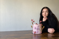 Tereza Šimarová vybudovala pod značkou Tak trochu jiná cukrářka vlastní podnik s jednoduchým mottem: „Dělat věci pořádně ještě nikdy nikoho nezabilo. “