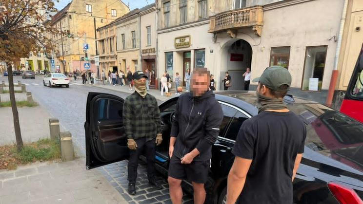 Úřad generálního prokurátora potvrdil, že zásah se uskutečnil v prostorách generálního prokurátora, jeho první náměstkyně a dalších pracovníků státního zastupitelství.