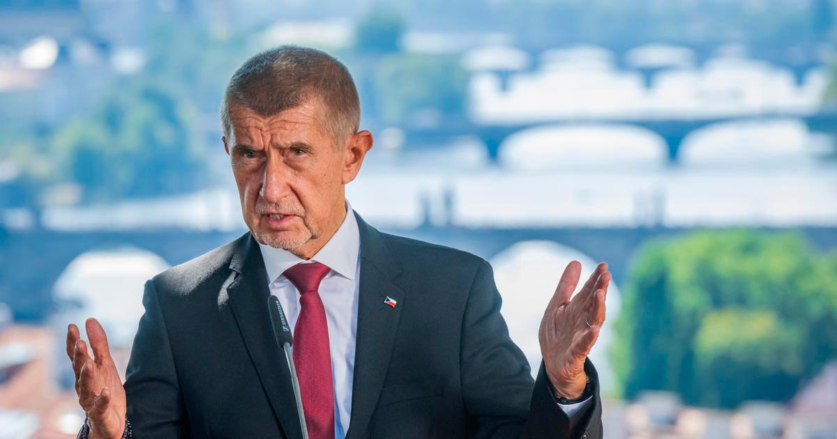 "Rozumíte tomu milé děti?" Emotivní Babiš útočil na oponenty a uklidňoval své voliče