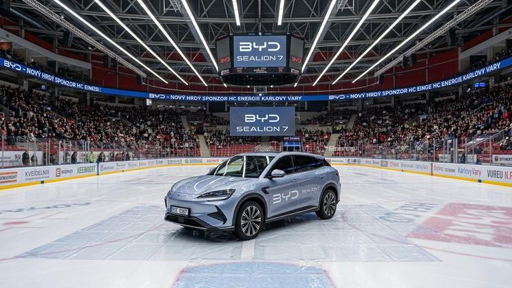 BYD je první čínskou automobilkou, která je hlavním sponzorem extraligového hokejového týmu