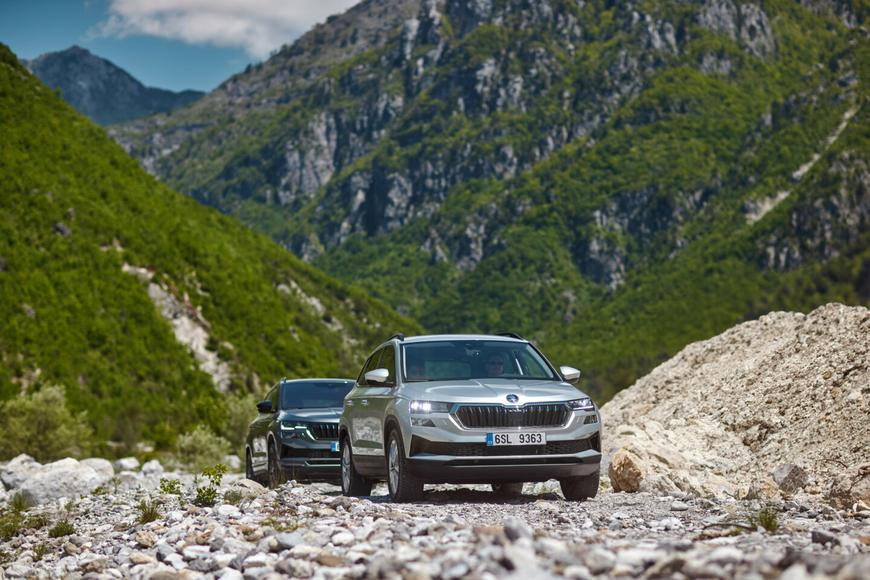Škoda zlevňuje čtyři své hity. Fabia padá pod 400 tisíc, Karoq má slevu 88 tisíc