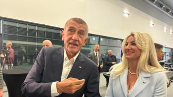 Při zahájení kampaně ANO do komunálních a senátních voleb v Praze se vedle předsedy ANO Andreje Babiše nejvíce pohybovala Petra Absolonová, která kandiduje do Senátu na jihu Moravy.