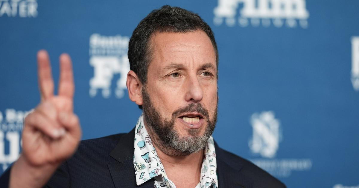 Skvěle placený herec, který sbírá jednu anticenu za druhou. Adam Sandler slaví 60 let