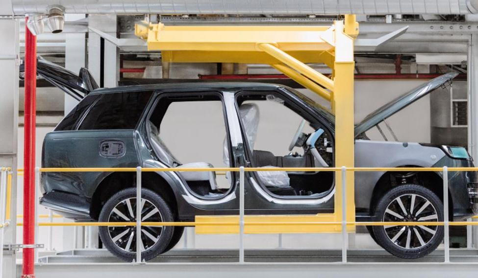 Range Rover Electric se vyrábí v britském Solihullu