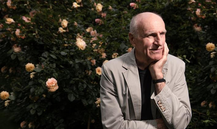 S profesorem anglické literatury a překladatelem Williama Shakespeara Martinem Hilským vedl sérii rozhovorů nakladatelský redaktor Petr Onufer. V říjnu 2026 vyjdou v Argu pod názvem Vykloubený čas. 