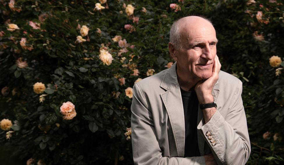 S profesorem anglické literatury a překladatelem Williama Shakespeara Martinem Hilským vedl sérii rozhovorů nakladatelský redaktor Petr Onufer. V říjnu 2026 vyjdou v Argu pod názvem Vykloubený čas. 