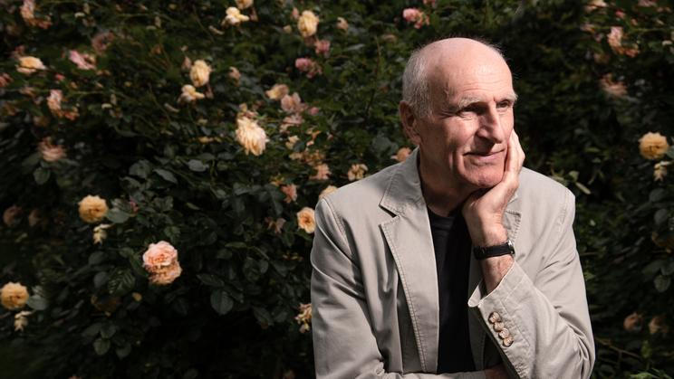 S profesorem anglické literatury a překladatelem Williama Shakespeara Martinem Hilským vedl sérii rozhovorů nakladatelský redaktor Petr Onufer. V říjnu 2026 vyjdou v Argu pod názvem Vykloubený čas. 