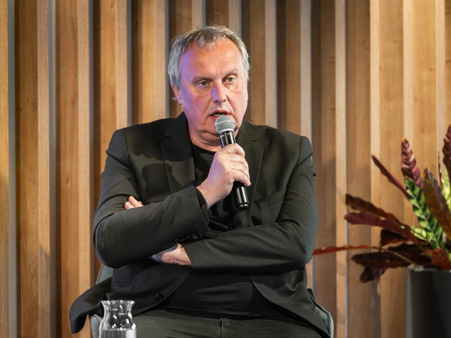 Tomáš Pojar během debaty Aktuálně Live o válce v Íránu a jejích dopadech; 13. dubna 2026.