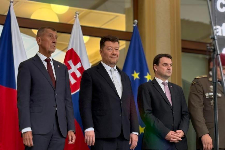 „Slováci, mám vás rád.“ Babiš, Okamura i Macinka společně velebili vztahy se sousedem