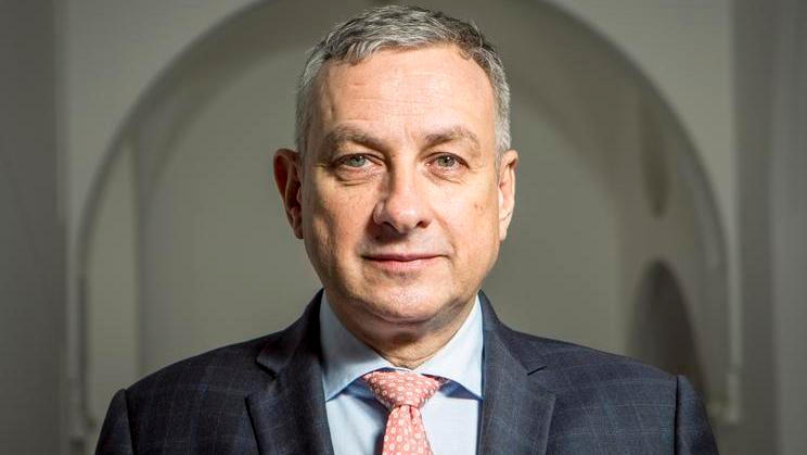 „Vztahy s českými vládními představiteli nemám prakticky žádné a vlastně je ve většině případů ani nechci mít,“ řekl v létě Jozef Síkela (na snímku) Hospodářským novinám.