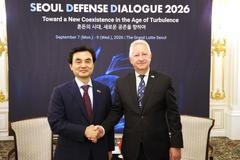 Korejský ministr obrany Ahn Gyu-back s českým protějškem Jaromírem Zůnou na Seoul Defense Dialogue 2026.