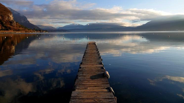 The,Beautiful,Colors,Of,Lake,Annecy,(haute-savoie,,France)