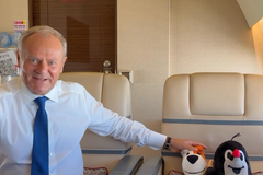 Donald Tusk s Krtčkem a Rexíkem na cestě do Bratislavy