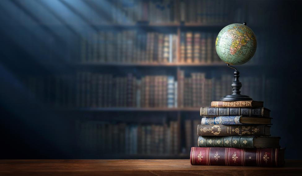 Old,Geographical,Globe,And,Old,Book,In,Cabinet,With,Bookselfs.
