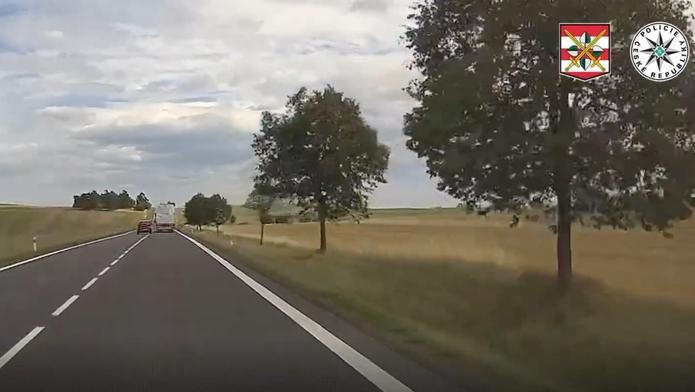 Nebezpečné předjíždění