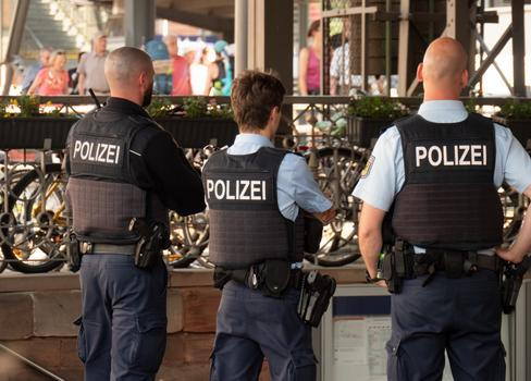 German,Police,Officers,On,Patrol,At,The,Train,Station