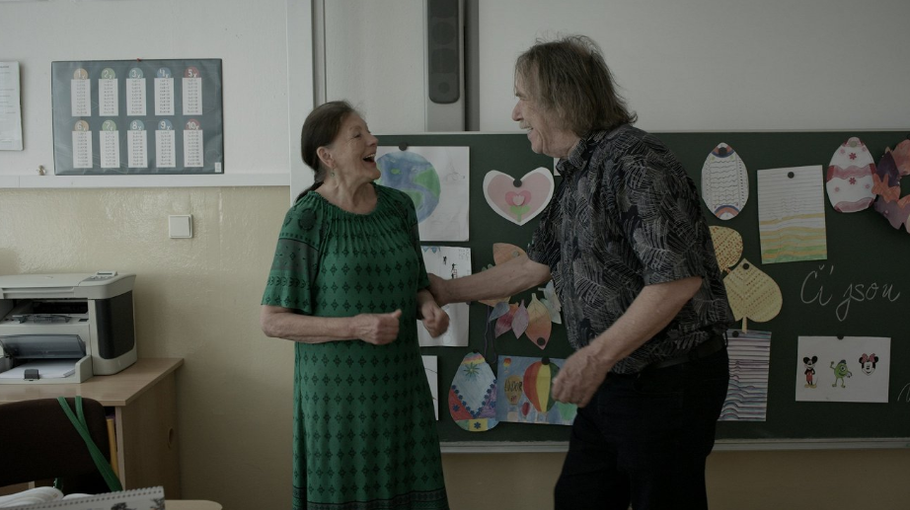 Emotivní setkání písničkáře s jeho bývalou paní učitelkou.