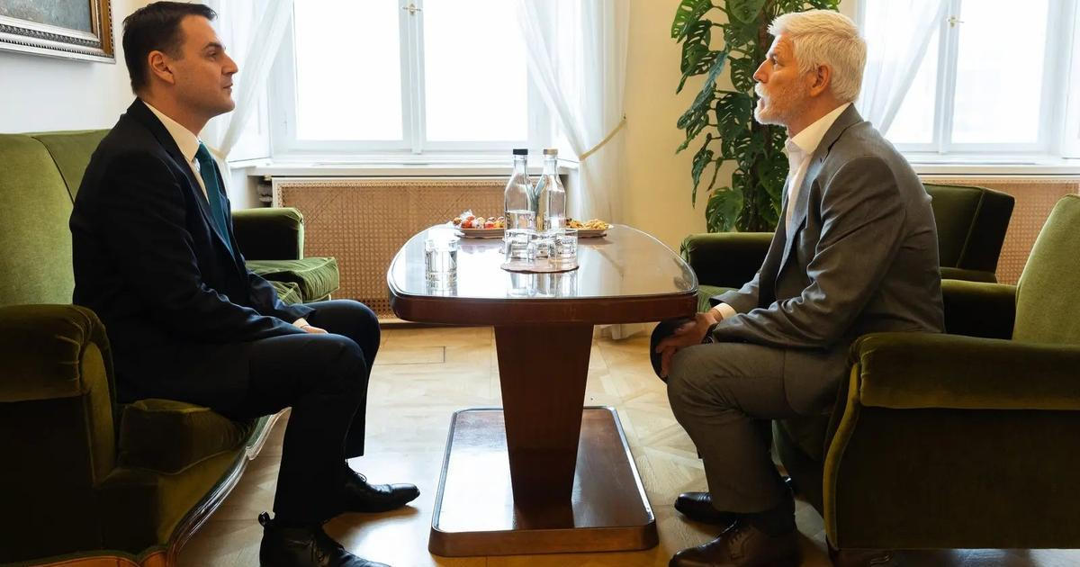 Spor kvůli cestě do Číny. Pavel chce už měsíc a půl informace, Macinka mu je nedal