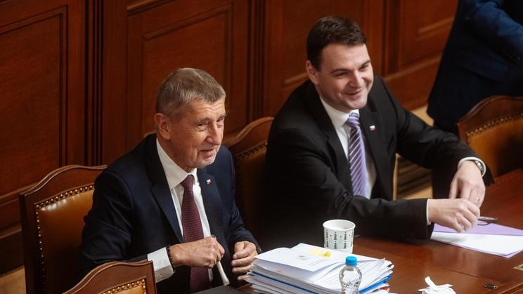 Schůze Sněmovny a vyslovení důvěry vládě, Andrej Babiš, Petr Macinka