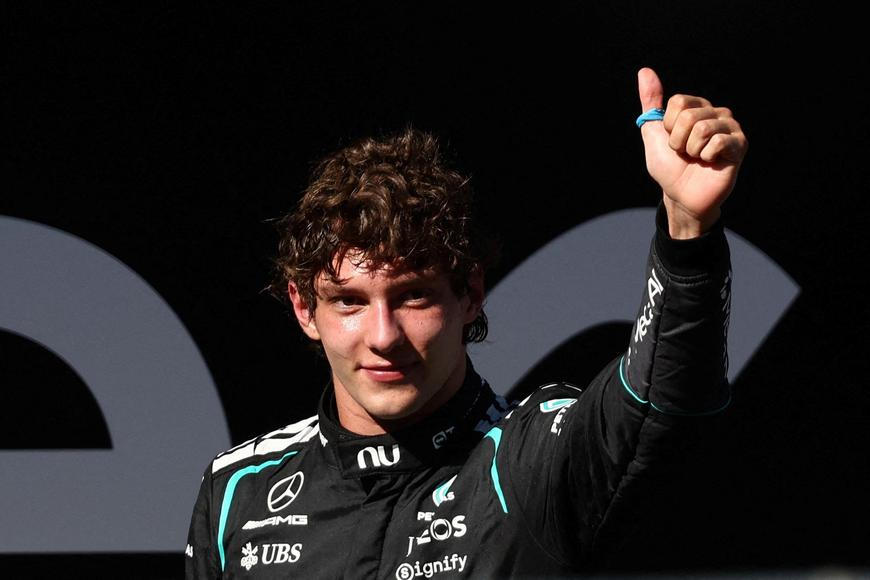 Italský úkaz dál řádí ve formuli. Hamiltona naštval předčasný konec