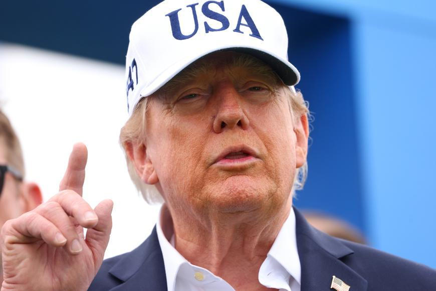 Ruskou ropu nechte na pokoji, vyzval Trump na golfu Zelenského