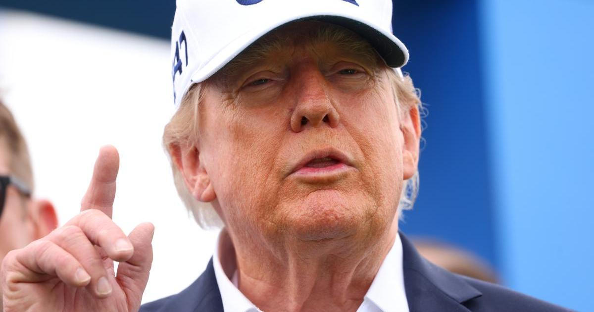 „Neútočte na ruskou naftu,“ vyzval Trump na golfu Zelenského