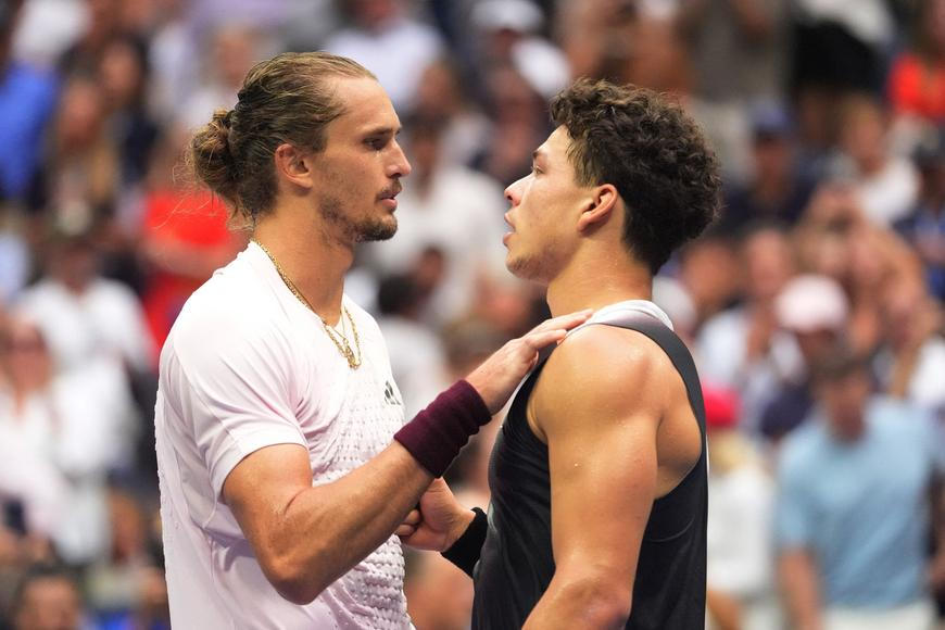 Bizarní závěr US Open. Zverev netušil, že vyhrál, Američané znovu ostrouhali