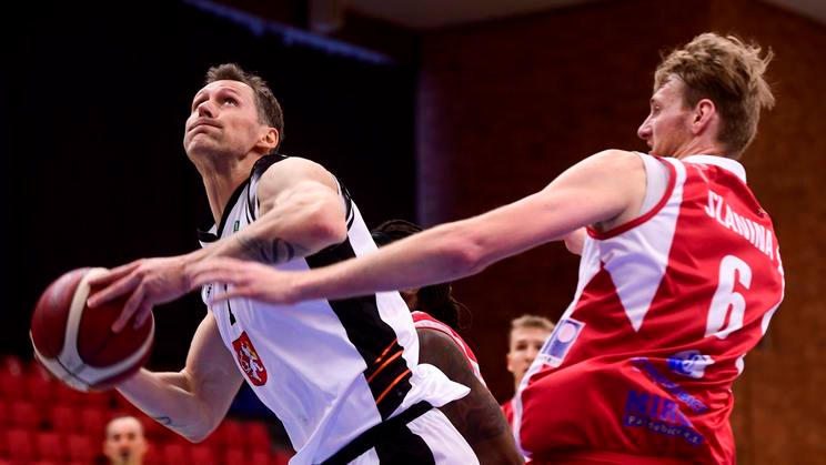 PETER SEDMÁK, PROKOP SLANINA, basketbalista, sportovec