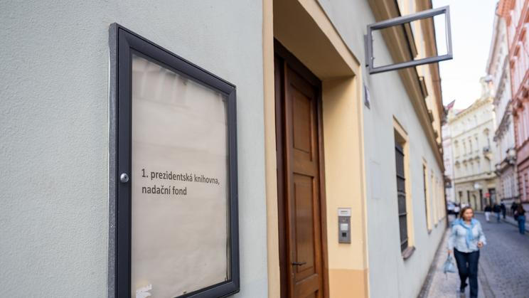 neuvedeno