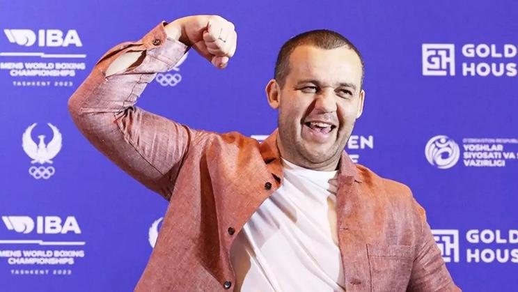 Umar Kremljev je prezidentem Mezinárodní asociace boxu (IBA).