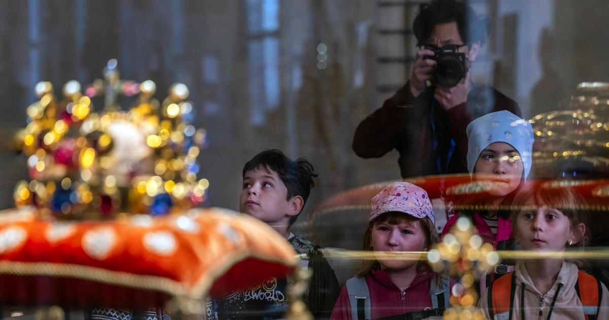 Mezi školami je enormní zájem o korunovační klenoty