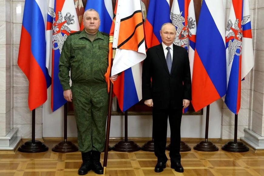 „Informace musela uniknout od našich.“ Rusové tuší zradu po zprávě o smrti generála