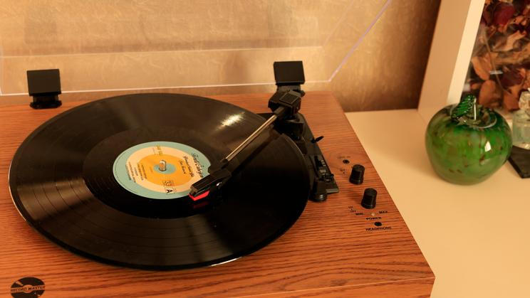 Ankara,Turkey,-,03.05.2025,Old,Vinyl,Record,Player,On,Table