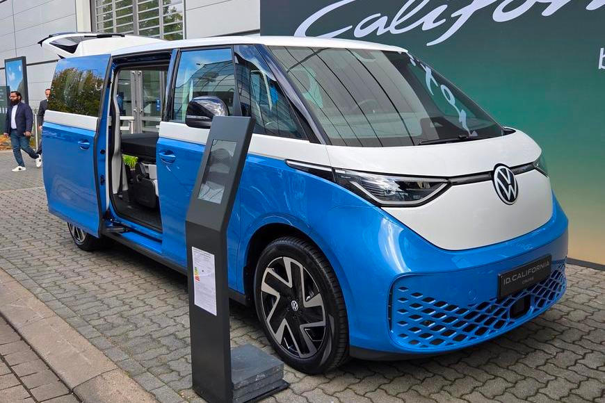 Dostane vysouvací střechu, a kdy bude v Česku? Elektrická obytka Volkswagenu odhaluje další plány